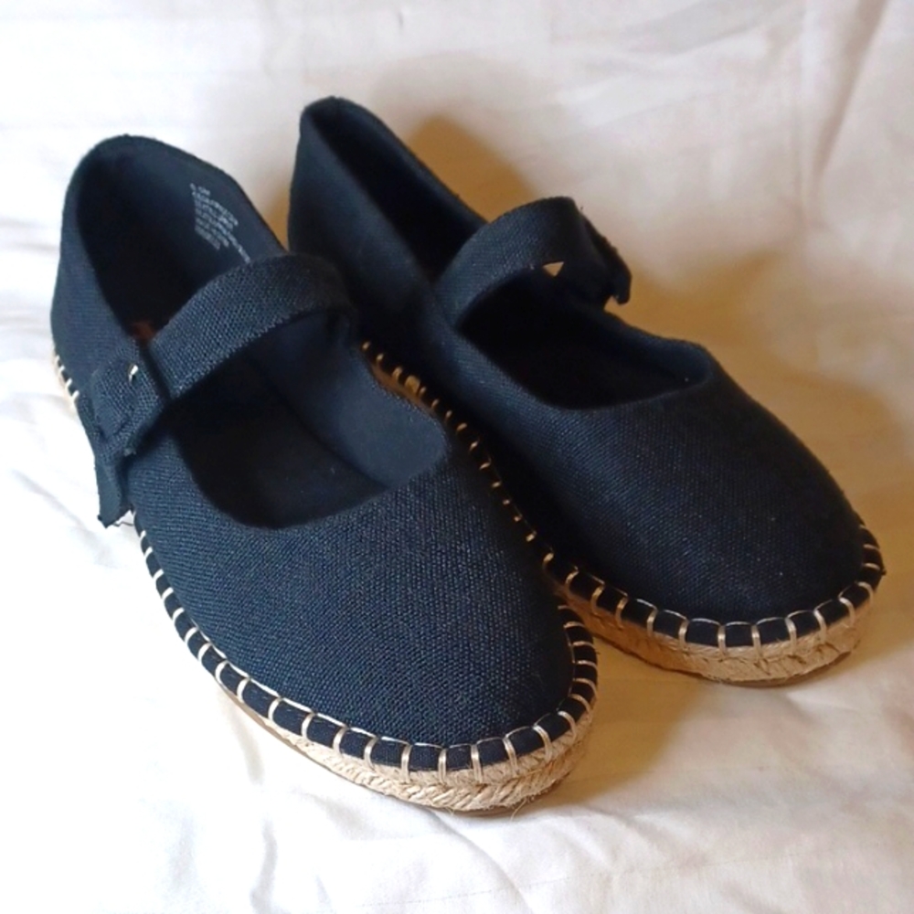 NWOB Black  Haute Hippie 👞 Shoes